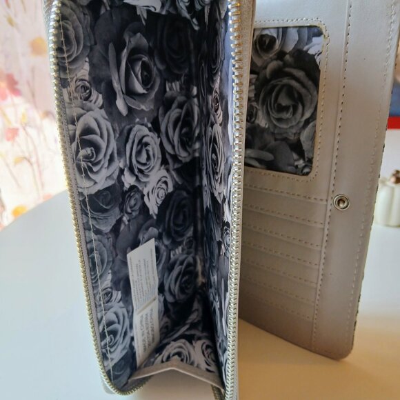 GUC Adrienne Vittadini Faux Leather Animal Scale Textured Full Zip Wallet - Picture 4 of 7